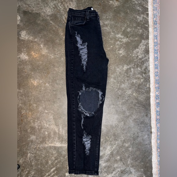 Distressed mom jeans - Picture 7 of 12